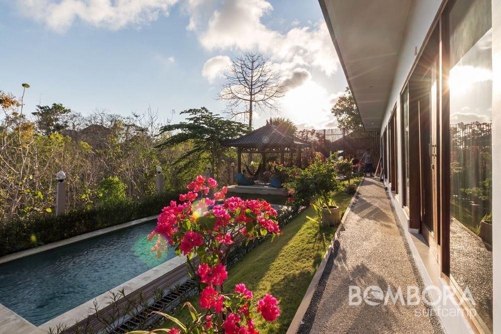 Bombora Surf Camp Hotel Uluwatu  Exterior photo